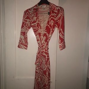 ⚡️FLASH SALE!⚡️ DVF red wrap dress